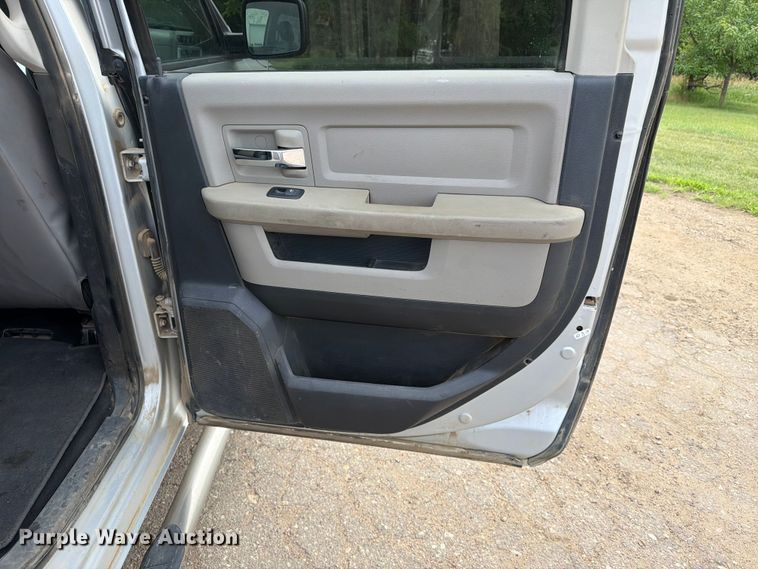 image for item ER1814 2010 Dodge Ram 1500 Ext. Cab pickup truck