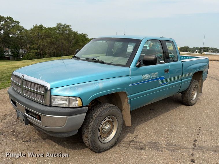 1996 Dodge Ram 1500 Ext. Cab pickup truck