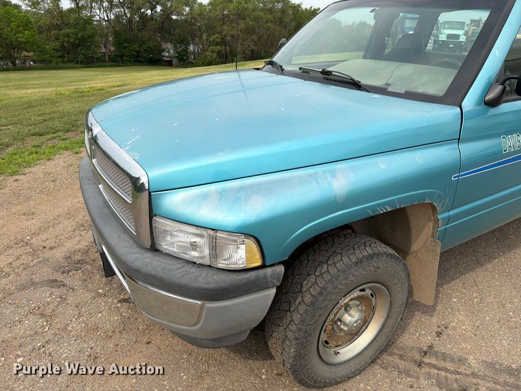 image for item ER1815 1996 Dodge Ram 1500 Ext. Cab pickup truck