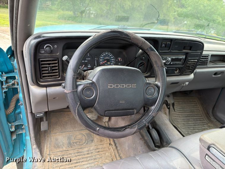 image for item ER1815 1996 Dodge Ram 1500 Ext. Cab pickup truck