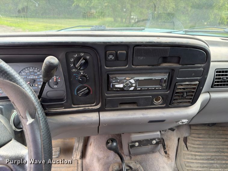 image for item ER1815 1996 Dodge Ram 1500 Ext. Cab pickup truck