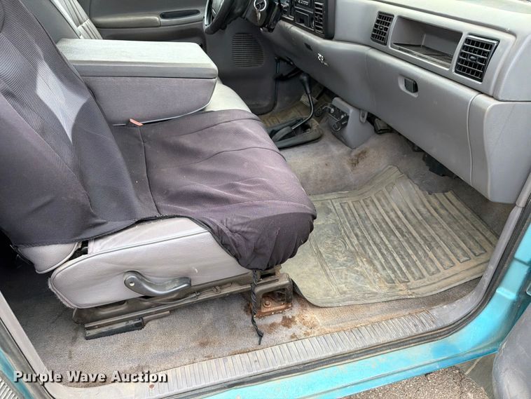 image for item ER1815 1996 Dodge Ram 1500 Ext. Cab pickup truck