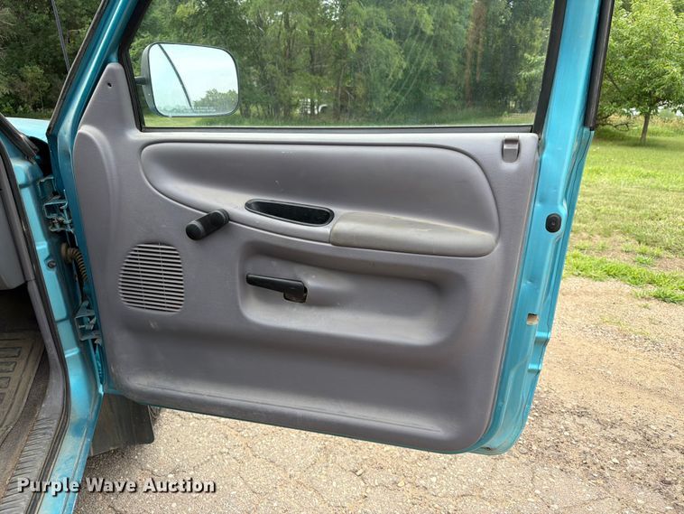 image for item ER1815 1996 Dodge Ram 1500 Ext. Cab pickup truck