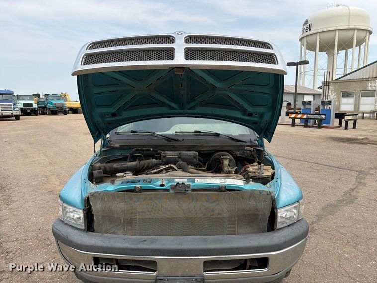 image for item ER1815 1996 Dodge Ram 1500 Ext. Cab pickup truck