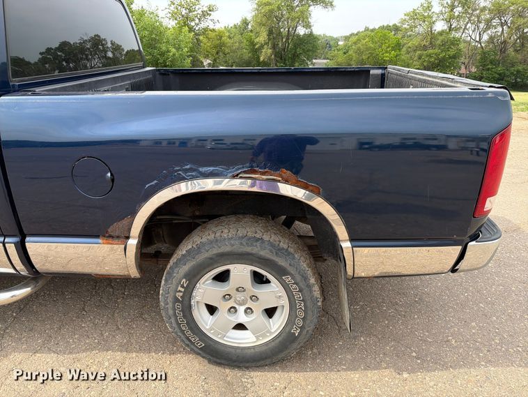 image for item ER1816 2005 Dodge Ram 1500 Ext. Cab pickup truck