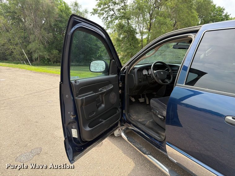 image for item ER1816 2005 Dodge Ram 1500 Ext. Cab pickup truck