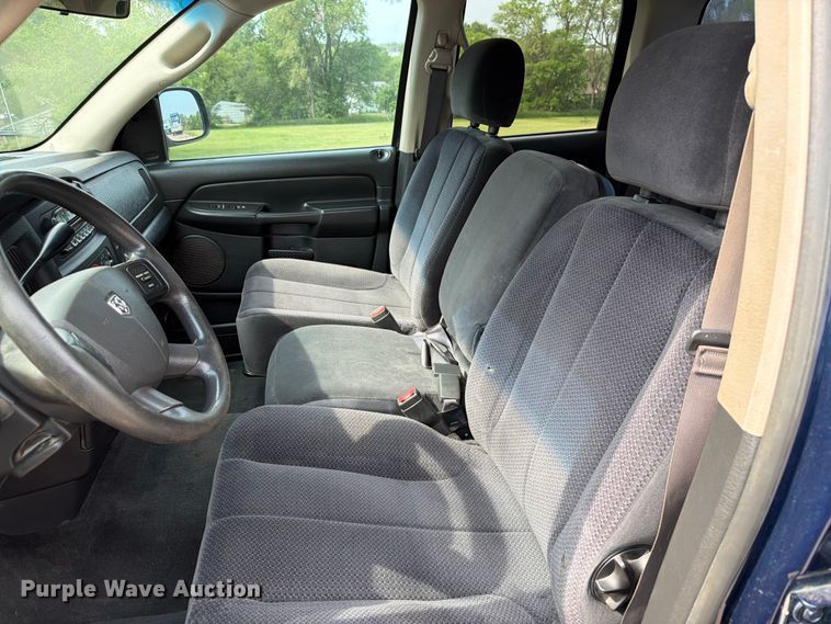 image for item ER1816 2005 Dodge Ram 1500 Ext. Cab pickup truck