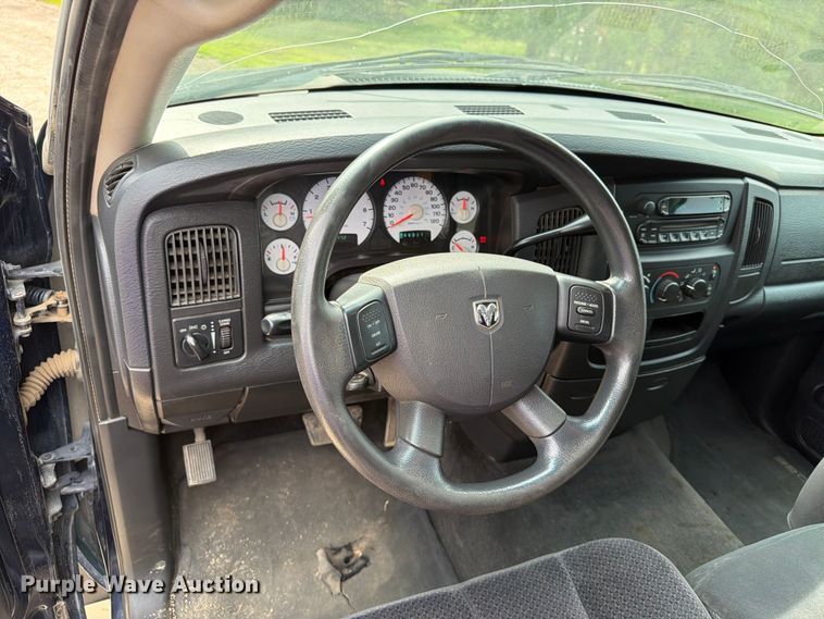 image for item ER1816 2005 Dodge Ram 1500 Ext. Cab pickup truck