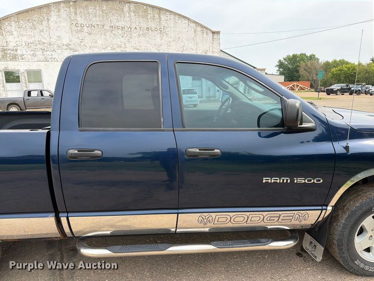image for item ER1816 2005 Dodge Ram 1500 Ext. Cab pickup truck