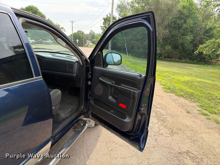 image for item ER1816 2005 Dodge Ram 1500 Ext. Cab pickup truck
