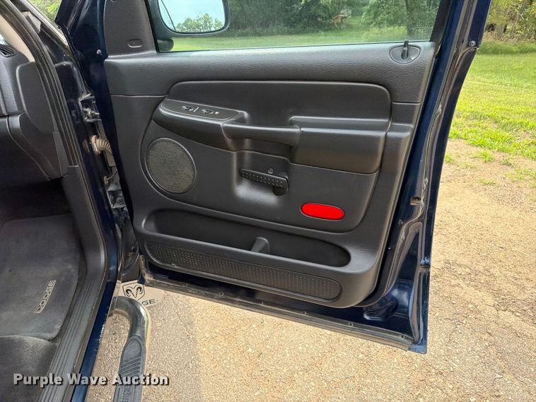 image for item ER1816 2005 Dodge Ram 1500 Ext. Cab pickup truck