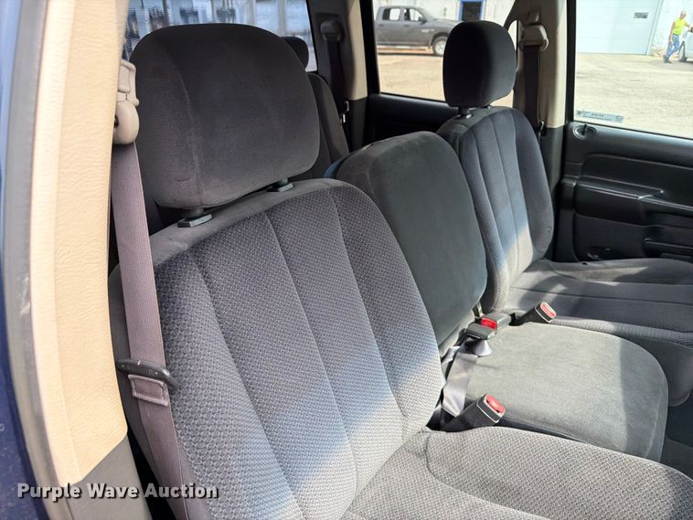 image for item ER1816 2005 Dodge Ram 1500 Ext. Cab pickup truck