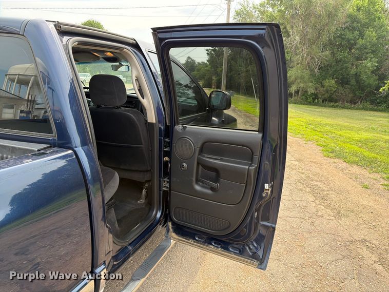 image for item ER1816 2005 Dodge Ram 1500 Ext. Cab pickup truck