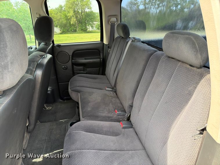 image for item ER1816 2005 Dodge Ram 1500 Ext. Cab pickup truck