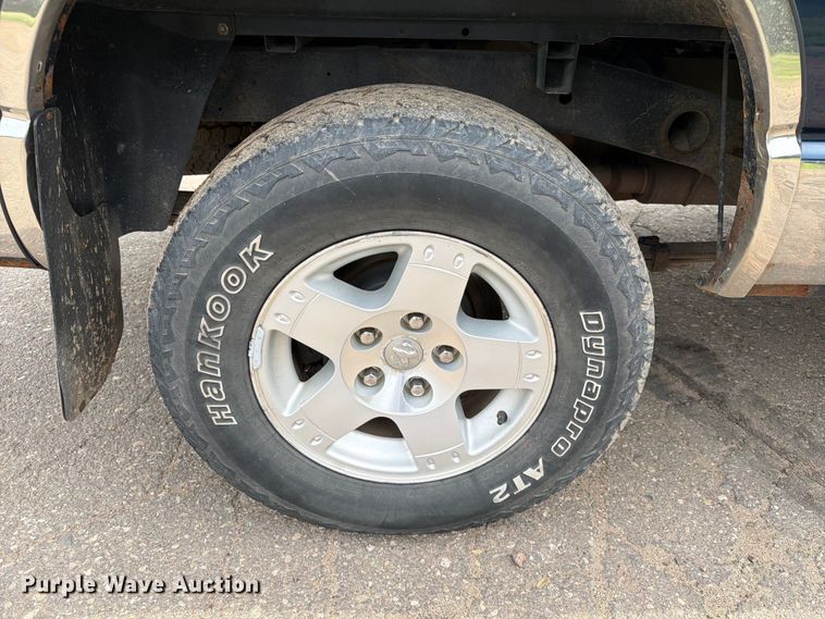 image for item ER1816 2005 Dodge Ram 1500 Ext. Cab pickup truck