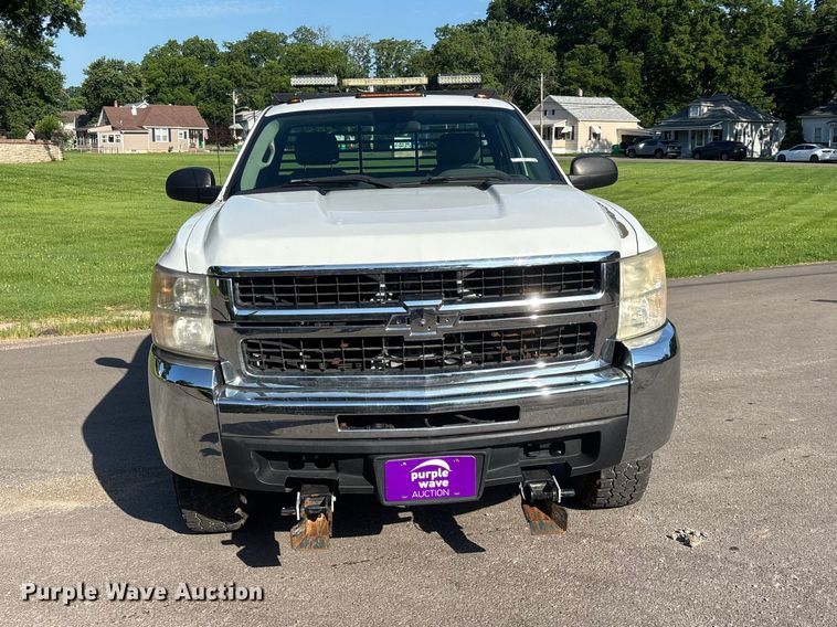 image for item ER3077 2008 Chevrolet Silverado 3500HD pickup truck