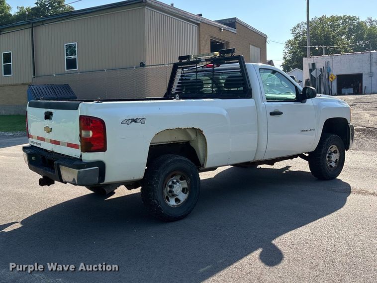 image for item ER3077 2008 Chevrolet Silverado 3500HD pickup truck