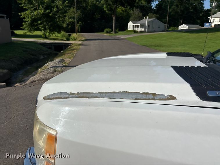 image for item ER3077 2008 Chevrolet Silverado 3500HD pickup truck
