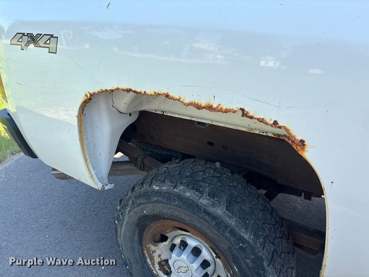 image for item ER3077 2008 Chevrolet Silverado 3500HD pickup truck