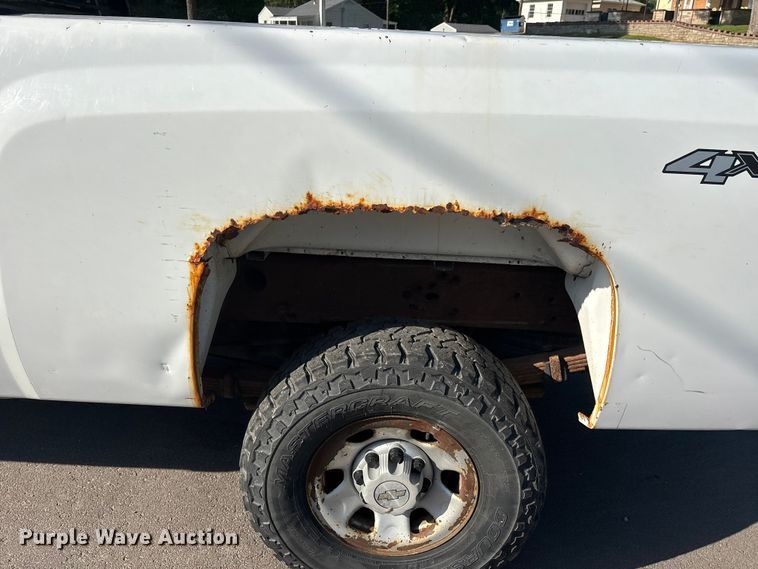 image for item ER3077 2008 Chevrolet Silverado 3500HD pickup truck