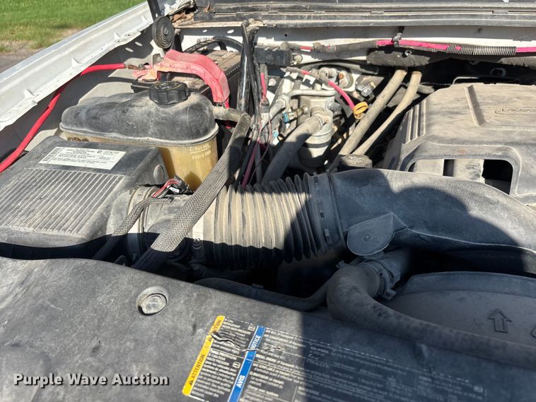 image for item ER3077 2008 Chevrolet Silverado 3500HD pickup truck