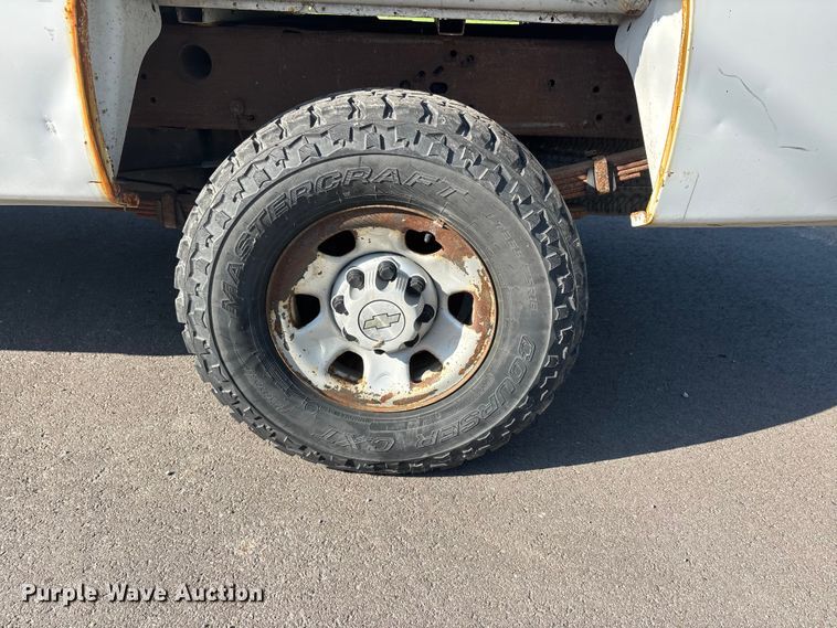 image for item ER3077 2008 Chevrolet Silverado 3500HD pickup truck