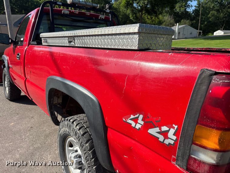image for item ER3078 2002 Chevrolet Silverado 2500HD pickup truck