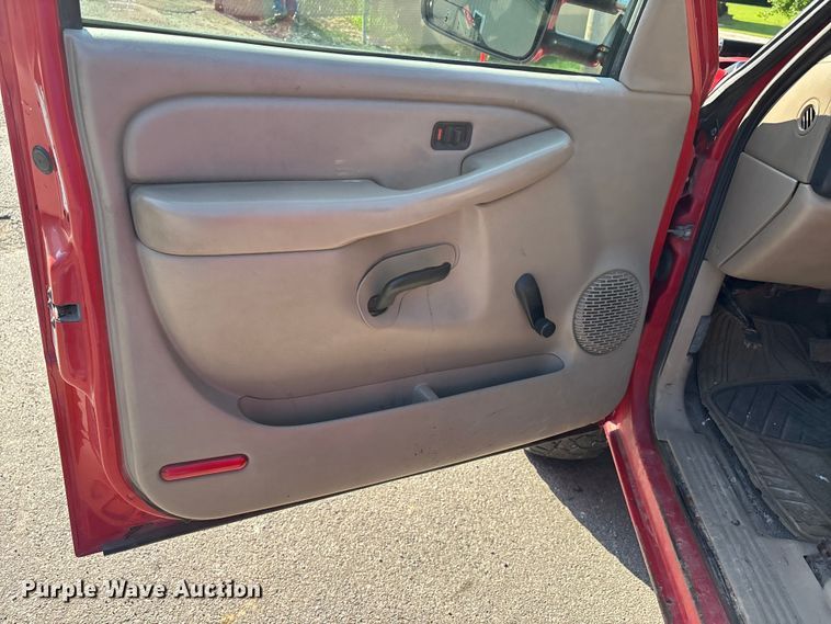 image for item ER3078 2002 Chevrolet Silverado 2500HD pickup truck