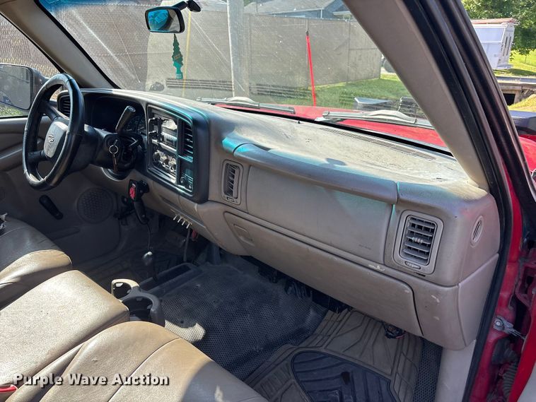 image for item ER3078 2002 Chevrolet Silverado 2500HD pickup truck