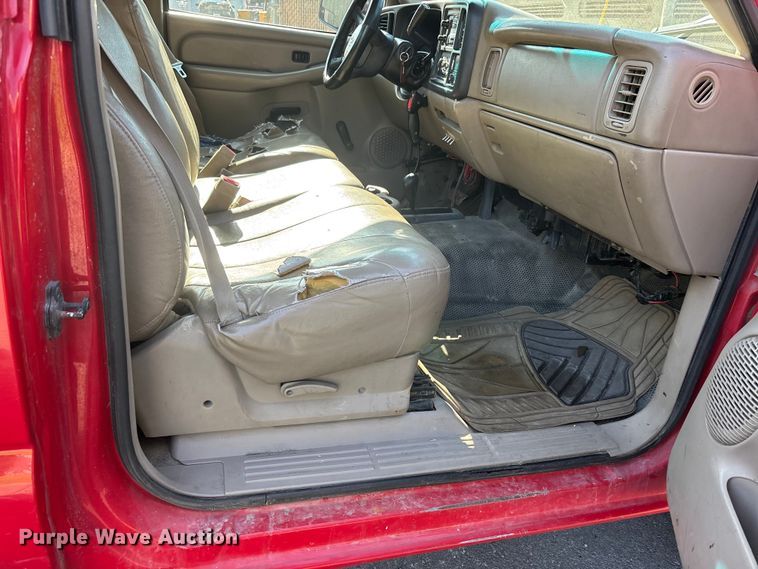 image for item ER3078 2002 Chevrolet Silverado 2500HD pickup truck