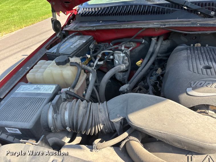 image for item ER3078 2002 Chevrolet Silverado 2500HD pickup truck