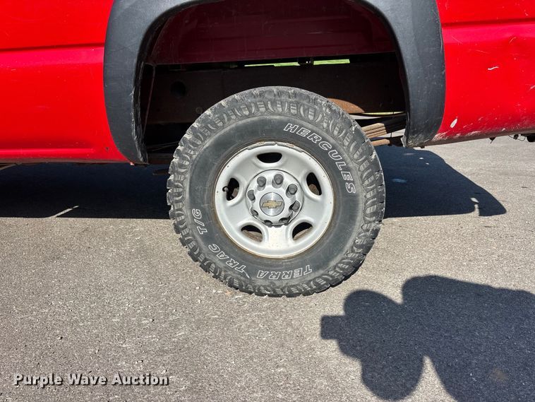 image for item ER3078 2002 Chevrolet Silverado 2500HD pickup truck