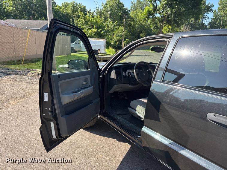 image for item ER3079 2011 Dodge Dakota Crew Cab pickup truck
