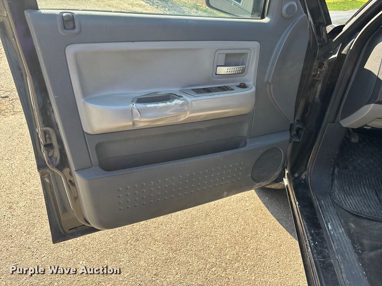 image for item ER3079 2011 Dodge Dakota Crew Cab pickup truck
