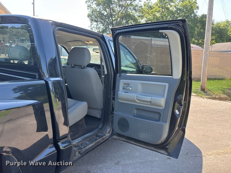 image for item ER3079 2011 Dodge Dakota Crew Cab pickup truck