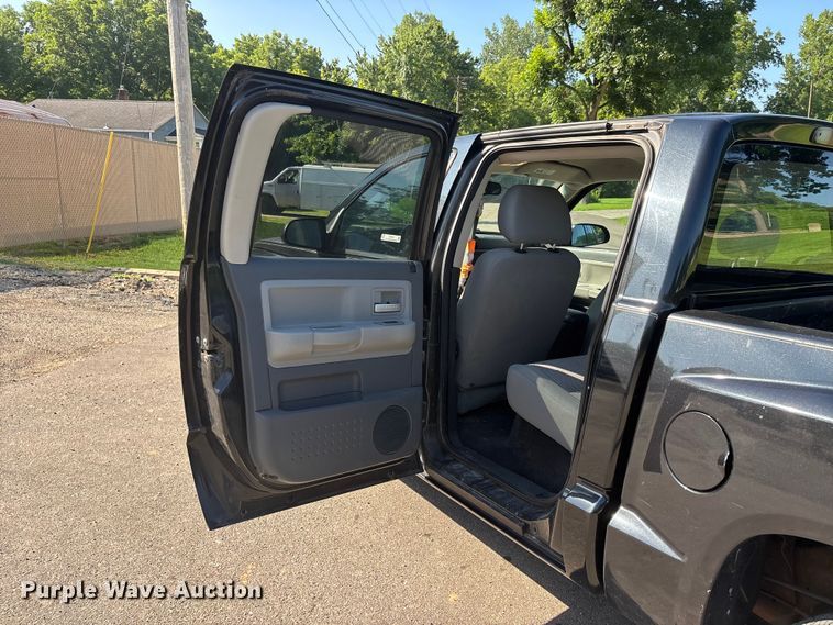 image for item ER3079 2011 Dodge Dakota Crew Cab pickup truck