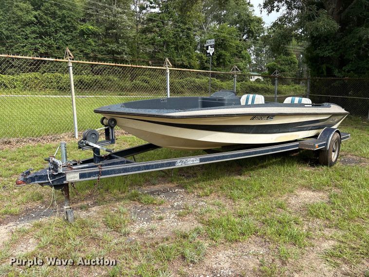 image for item ET0002 1985 Stratos 375-V boat