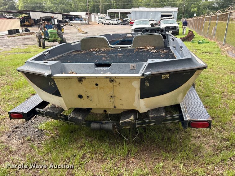 image for item ET0002 1985 Stratos 375-V boat