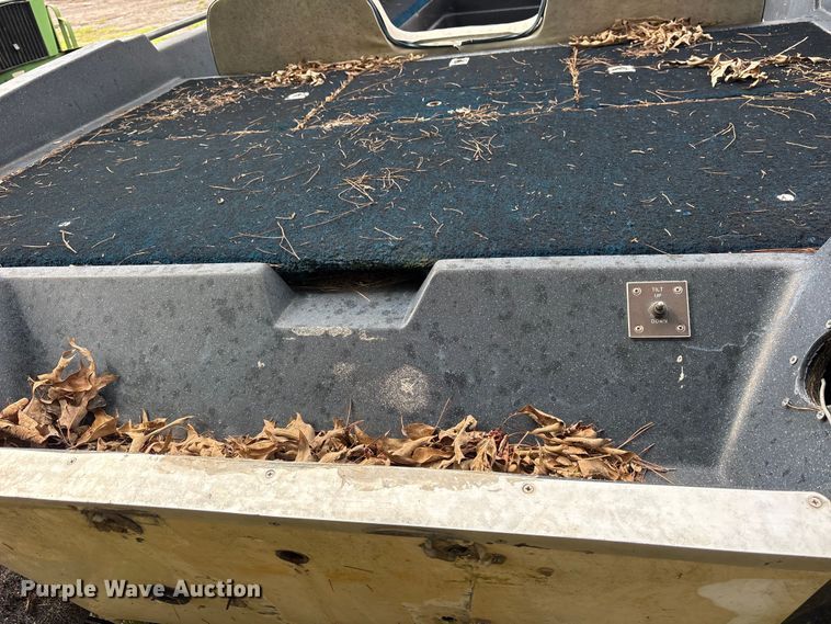 image for item ET0002 1985 Stratos 375-V boat