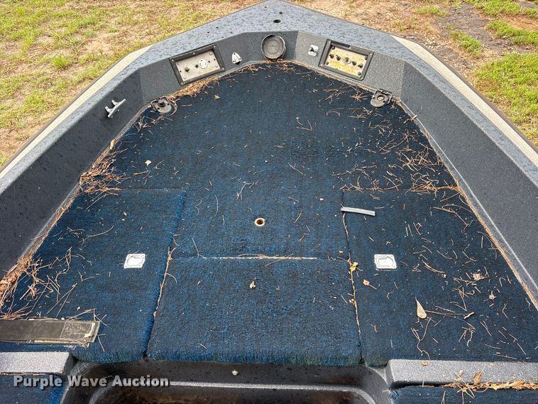 image for item ET0002 1985 Stratos 375-V boat