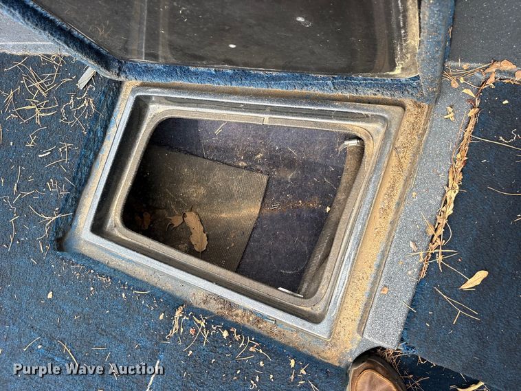 image for item ET0002 1985 Stratos 375-V boat