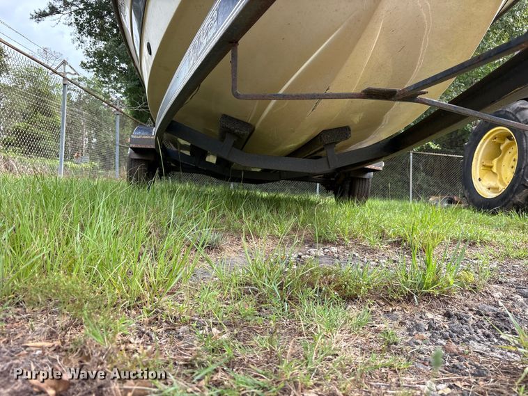 image for item ET0002 1985 Stratos 375-V boat