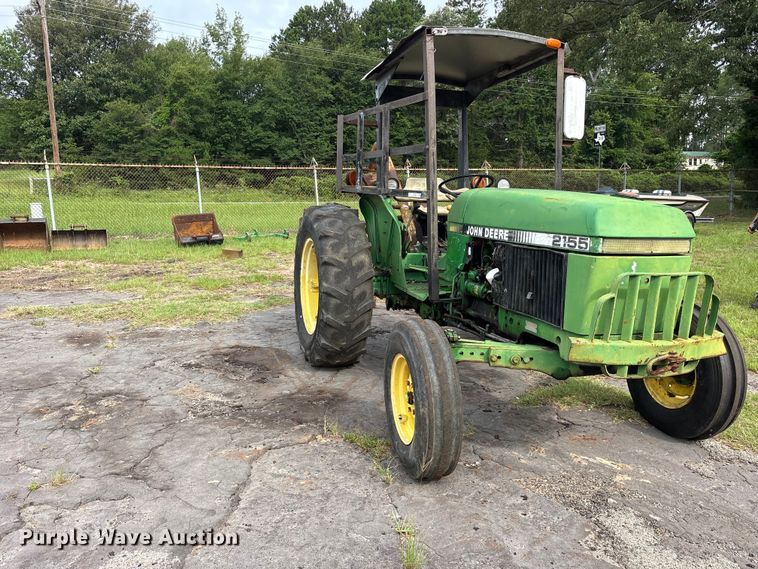 image for item ET0003 1988 John Deere 2155 tractor