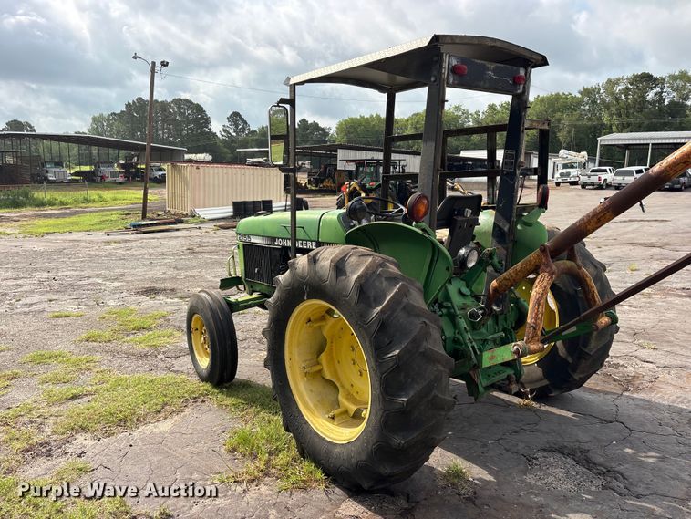 image for item ET0003 1988 John Deere 2155 tractor