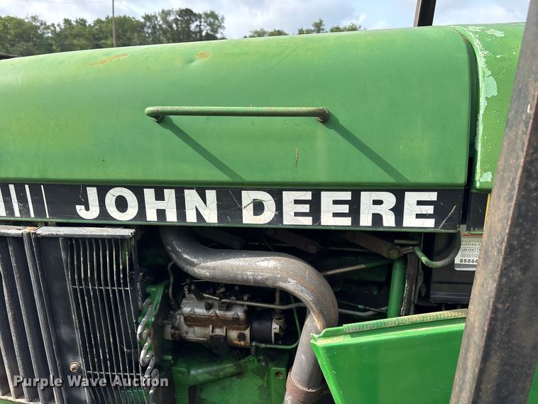 image for item ET0003 1988 John Deere 2155 tractor