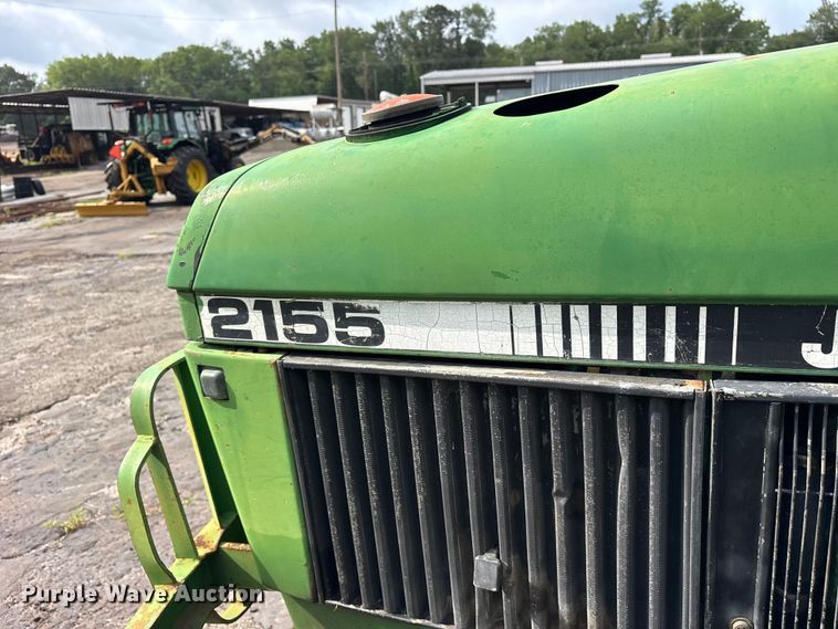 image for item ET0003 1988 John Deere 2155 tractor