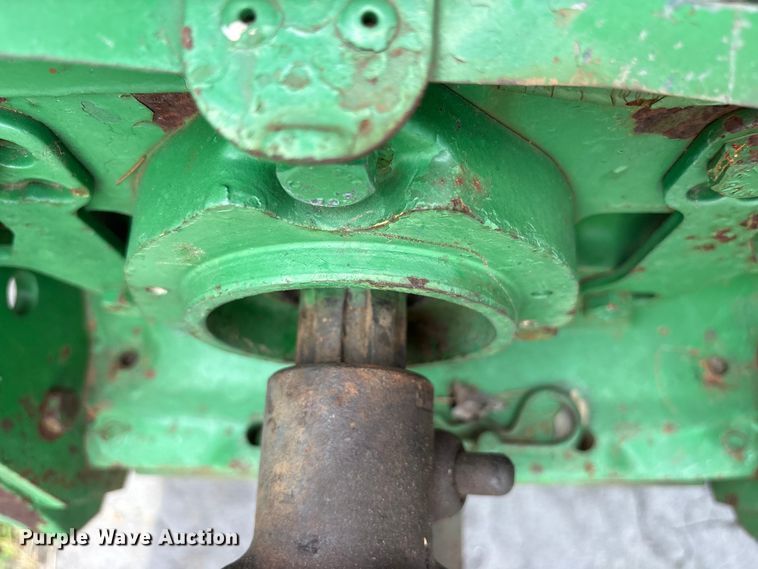 image for item ET0003 1988 John Deere 2155 tractor