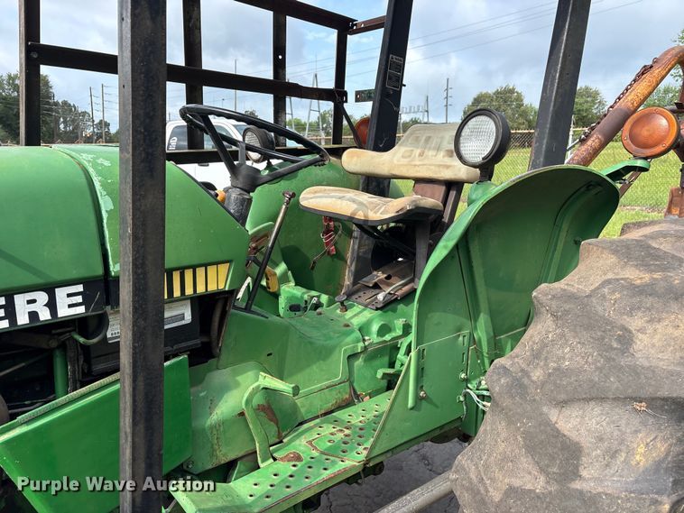 image for item ET0003 1988 John Deere 2155 tractor