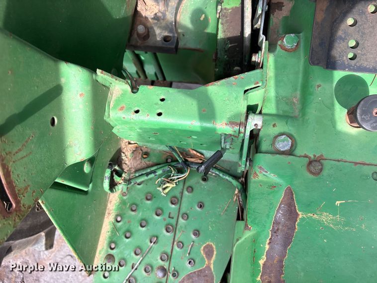 image for item ET0003 1988 John Deere 2155 tractor