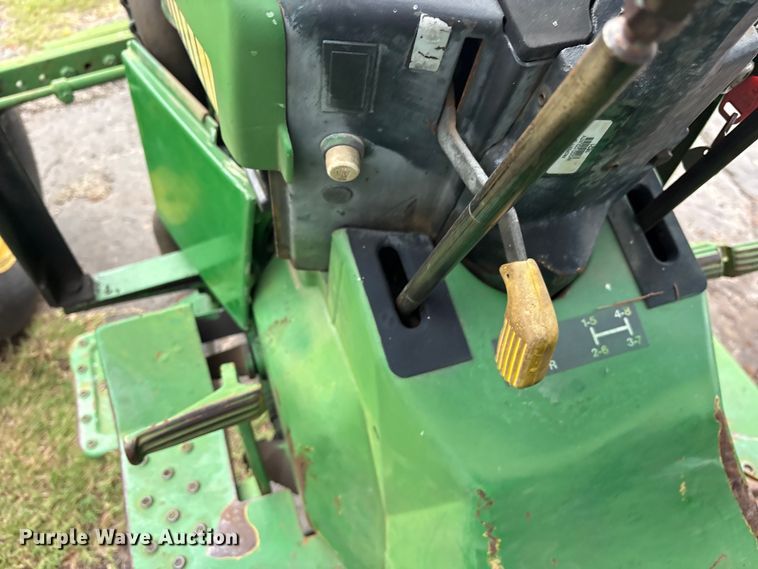 image for item ET0003 1988 John Deere 2155 tractor